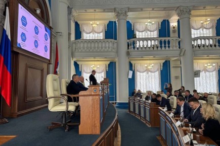 Владимир Немцев: На пленарном заседании в рамках контрольной деятельности заслушали доклад Уполномоченного по защите прав предпринимателей в городе Севастополе за 2025 год