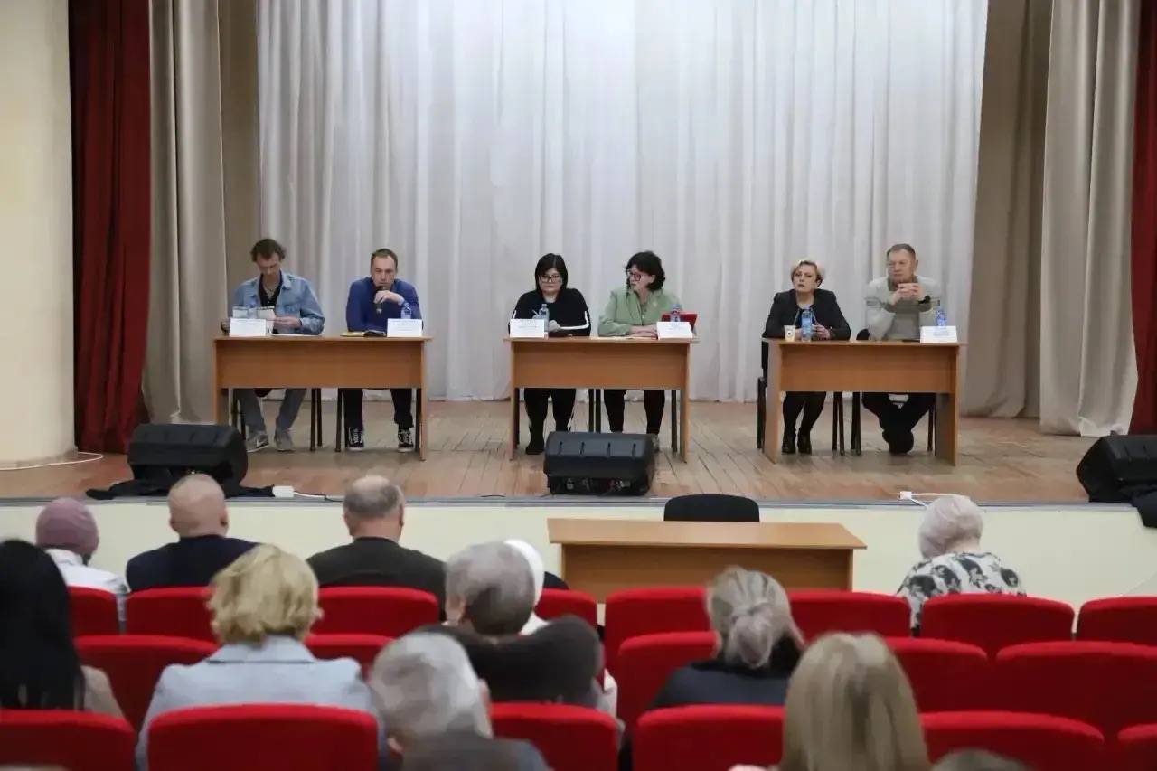 Ольга Урайкина: В Вилинском доме культуры прошла встреча с депутатом Государственного совета Республики Крым Ольгой Виноградовой, на которой жители многоквартирных домов обсудили актуальные вопросы с управляющей компанией и... Ольга Урайкина: В Вилинском доме культуры прошла встреча с депутатом Государственного совета Республики Крым Ольгой Виноградовой, на которой жители многоквартирных домов обсудили актуальные вопросы с управляющей компанией и...