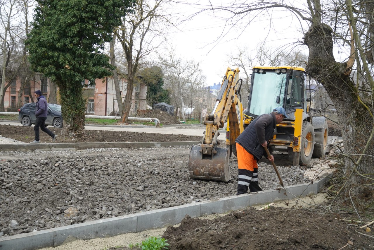 Олег Каторгин: Провел выездную встречу с жителем дома № 20 по ул. Войкова. В этом небольшом дворе недавно стартовало благоустройство Олег Каторгин: Провел выездную встречу с жителем дома № 20 по ул. Войкова. В этом небольшом дворе недавно стартовало благоустройство