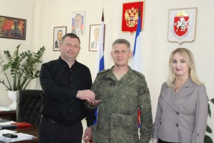 Игорь Крутьков: В рамках поддержки участников специальной военной операции сегодня передал ключи от школьного автобуса 291-й гвардейской артиллерийской бригаде — в знак заботы и уважения к тем, кто рискует своей жизнью ради...