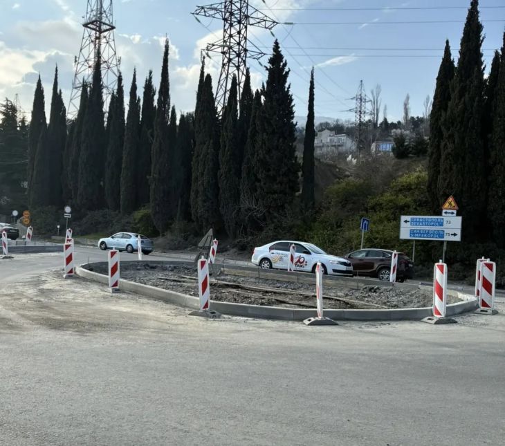 На опасном перекрестке в Ялте изменят схему движения