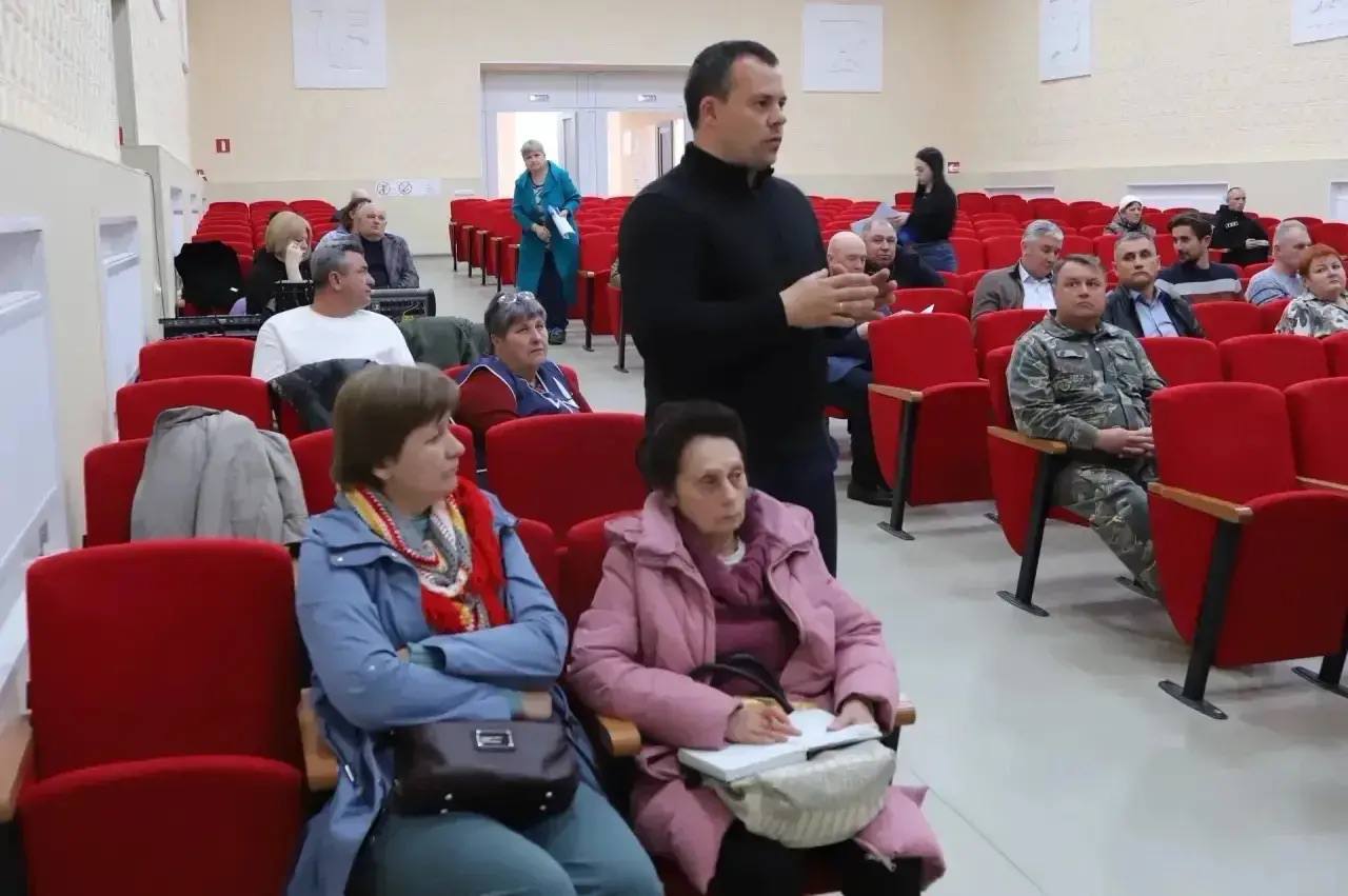 Ольга Урайкина: В Вилинском доме культуры прошла встреча с депутатом Государственного совета Республики Крым Ольгой Виноградовой, на которой жители многоквартирных домов обсудили актуальные вопросы с управляющей компанией и... Ольга Урайкина: В Вилинском доме культуры прошла встреча с депутатом Государственного совета Республики Крым Ольгой Виноградовой, на которой жители многоквартирных домов обсудили актуальные вопросы с управляющей компанией и...