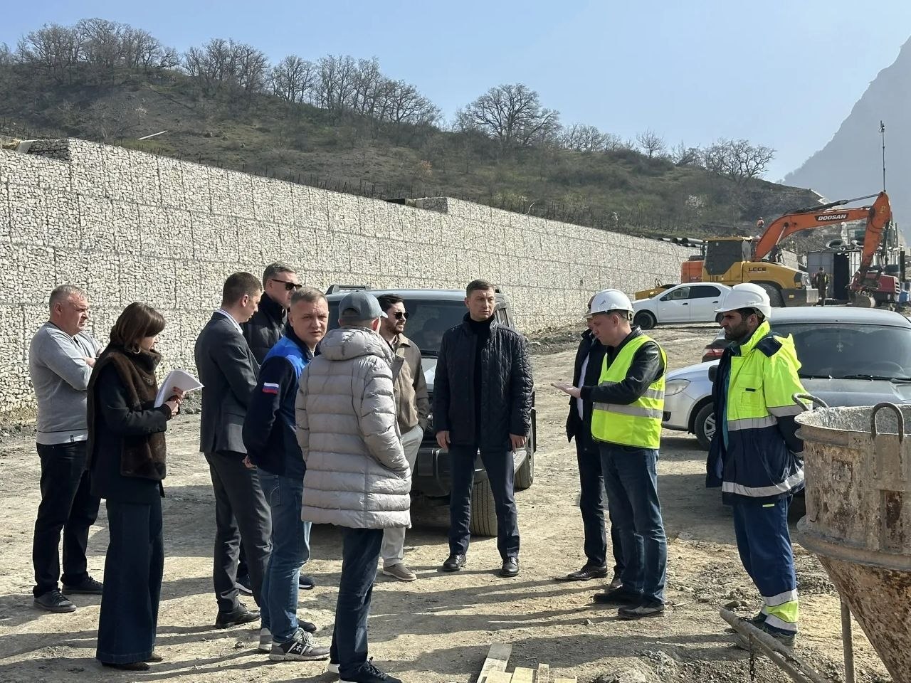 Продолжаем осмотр строящихся объектов на ЮБК Продолжаем осмотр строящихся объектов на ЮБК