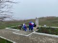 Студенческие отряды Крыма провели работы по благоустройству Братской могилы советских воинов в Керчи