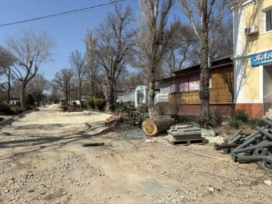 Названы сроки завершения ремонта набережной Горького в Евпатории