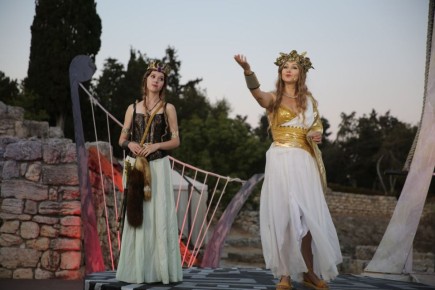 Екатерина Алтабаева: Сегодня в России отмечают День театра!