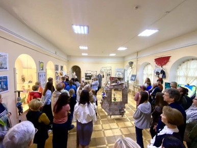 Открытие выставки. Крымского академического театра кукол им. Б.И. Азарова