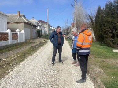 Грейдирование дорог в Керчи выполняется ежедневно без выходных