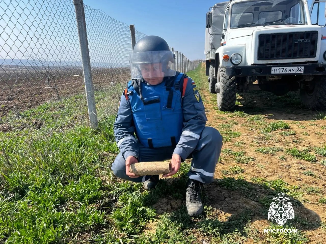 В Бахчисарайском и Ленинском районах уничтожили боеприпасы времен Великой Отечественной войны В Бахчисарайском и Ленинском районах уничтожили боеприпасы времен Великой Отечественной войны