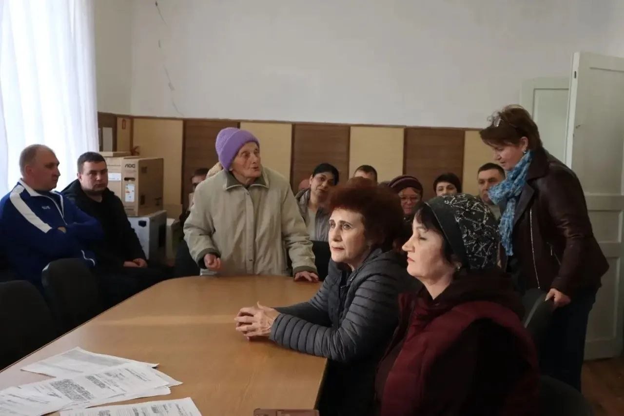 Инна Федоренко: Провела выездную встречу со старшими многоквартирных домов Изумрудновского сельского поселения Инна Федоренко: Провела выездную встречу со старшими многоквартирных домов Изумрудновского сельского поселения