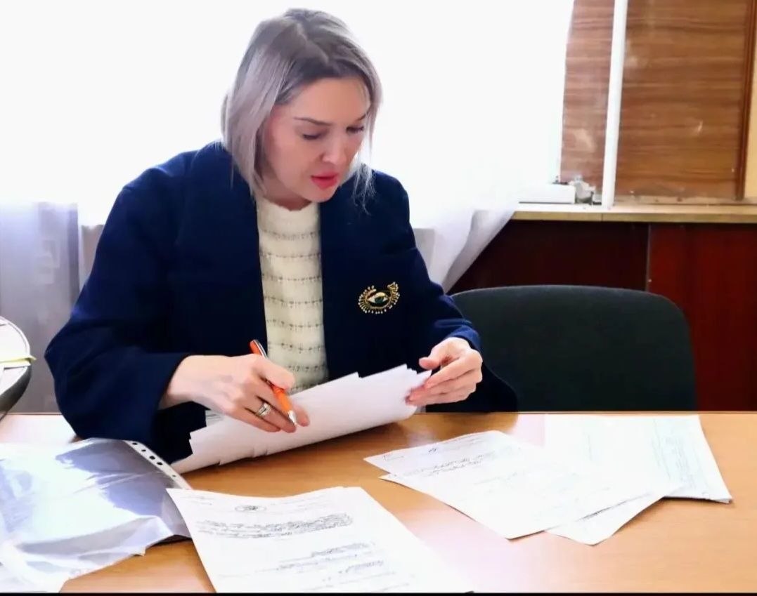 Инна Федоренко: Провела выездную встречу со старшими многоквартирных домов Изумрудновского сельского поселения