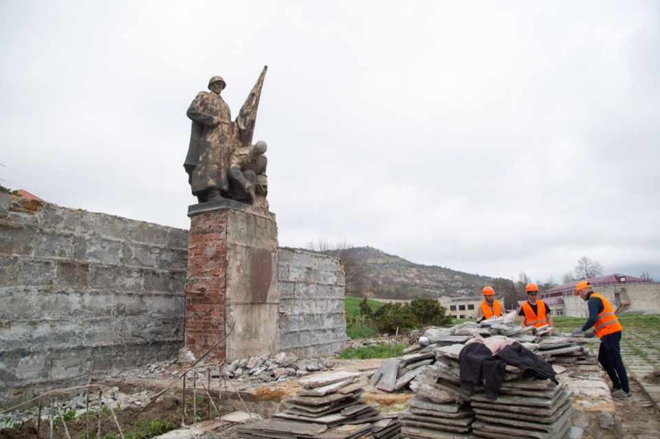 ��������� ������������� ������������� ��������� �� �������� ������ ��������� ������ � ���� �������� ��������������� ������ ��������� ������