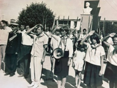 ��������� �����: � ���� ���� � 6 �� 12 ������ � ����� ������ ������� �������� ������ �������, ������������ � 65-����� ������� ����� �������� � ������