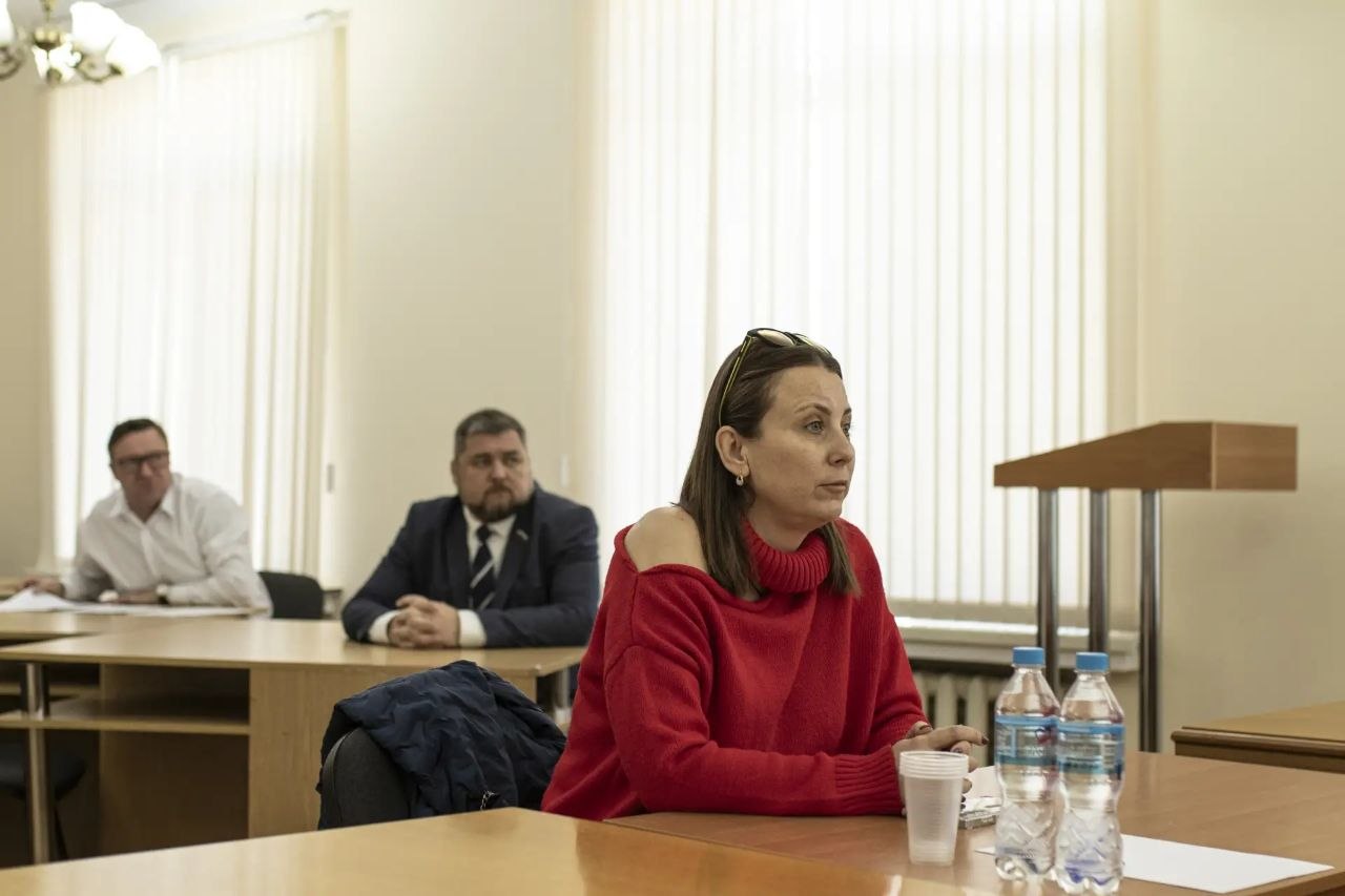 Глава администрации Симферополя Михаил Афанасьев провёл личный приём граждан, в ходе которого к нему обратились шесть симферопольцев Глава администрации Симферополя Михаил Афанасьев провёл личный приём граждан, в ходе которого к нему обратились шесть симферопольцев