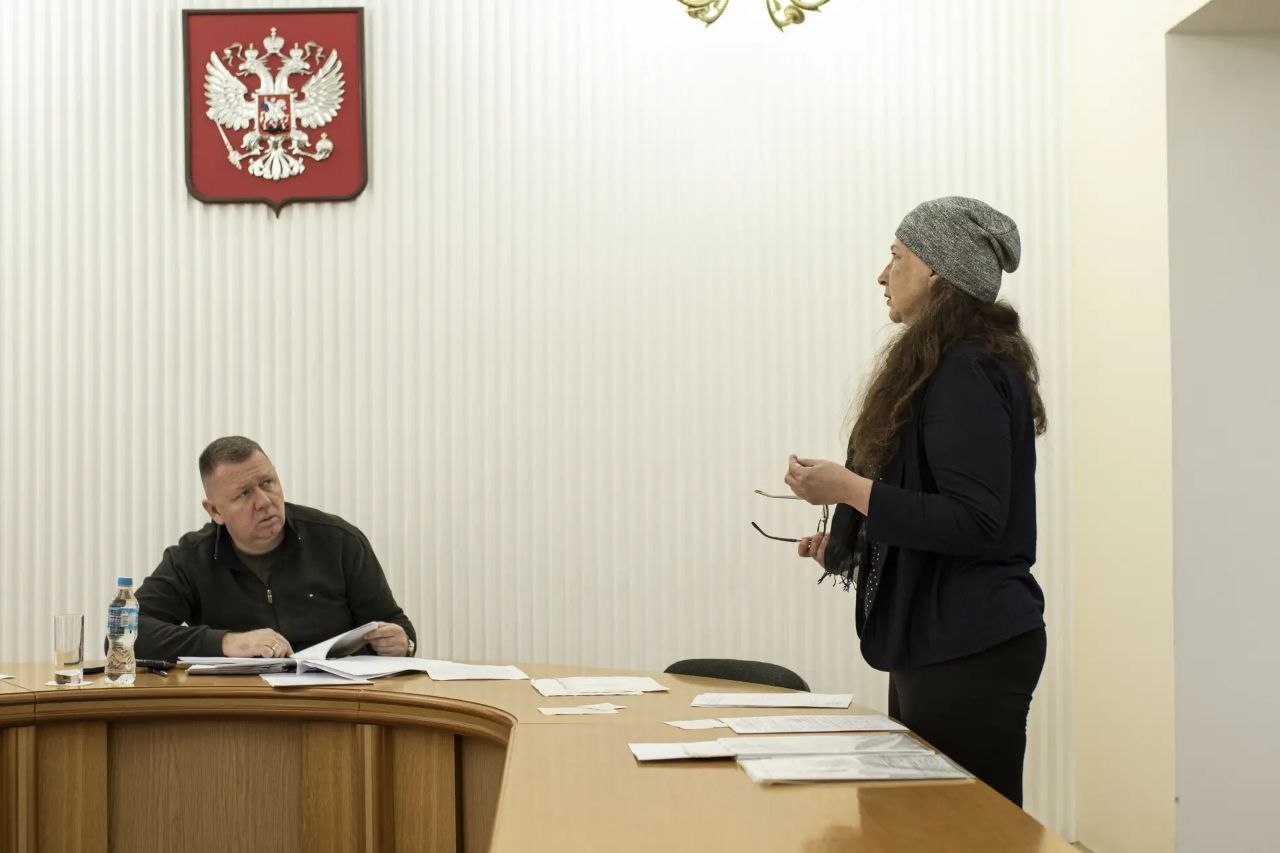 Глава администрации Симферополя Михаил Афанасьев провёл личный приём граждан, в ходе которого к нему обратились шесть симферопольцев Глава администрации Симферополя Михаил Афанасьев провёл личный приём граждан, в ходе которого к нему обратились шесть симферопольцев