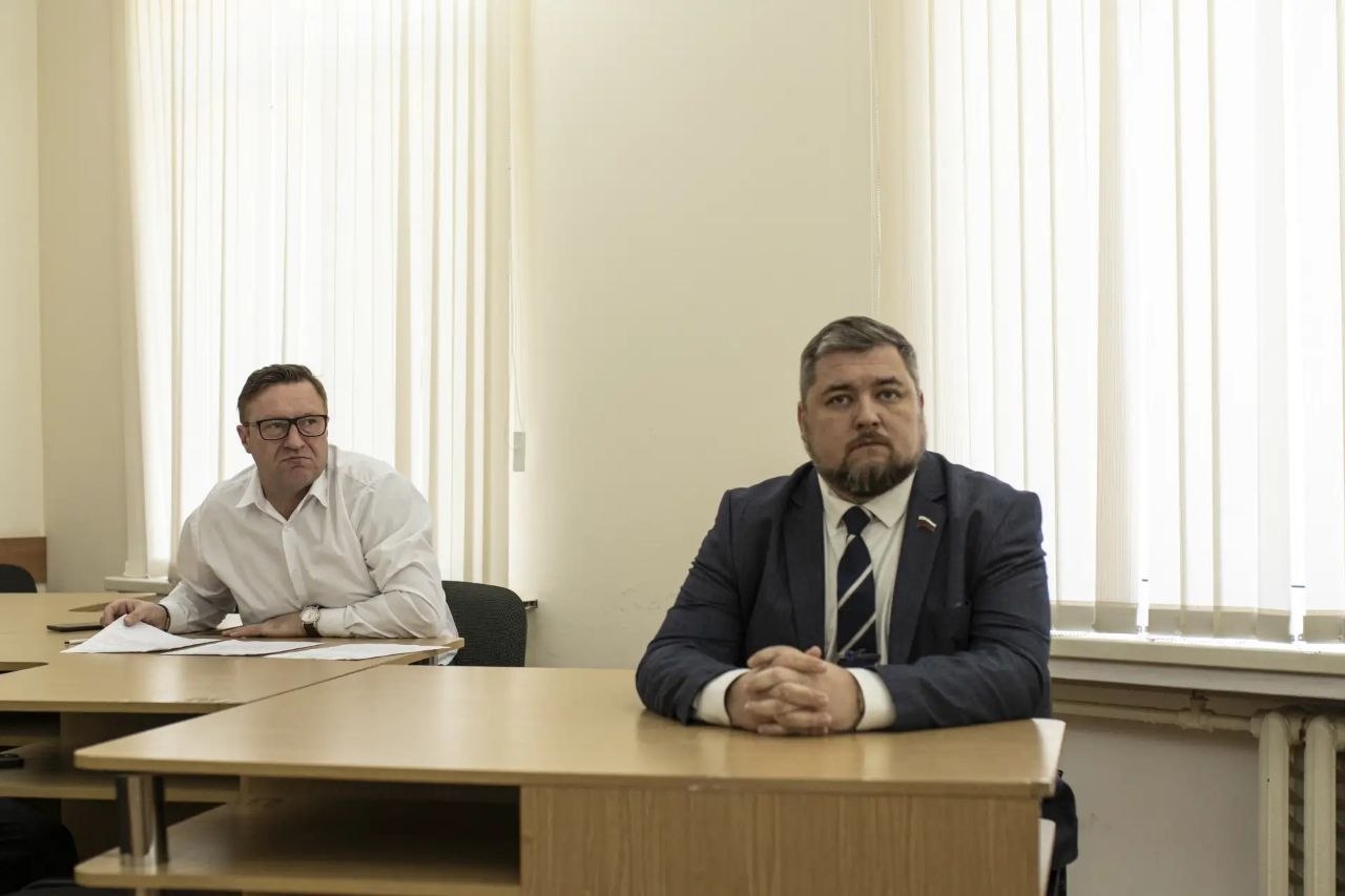 Глава администрации Симферополя Михаил Афанасьев провёл личный приём граждан, в ходе которого к нему обратились шесть симферопольцев Глава администрации Симферополя Михаил Афанасьев провёл личный приём граждан, в ходе которого к нему обратились шесть симферопольцев