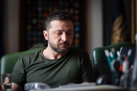 Под шумок пристроился: Зеленский попросил прекратить огонь на Украине на фоне перемирия США и Ирана