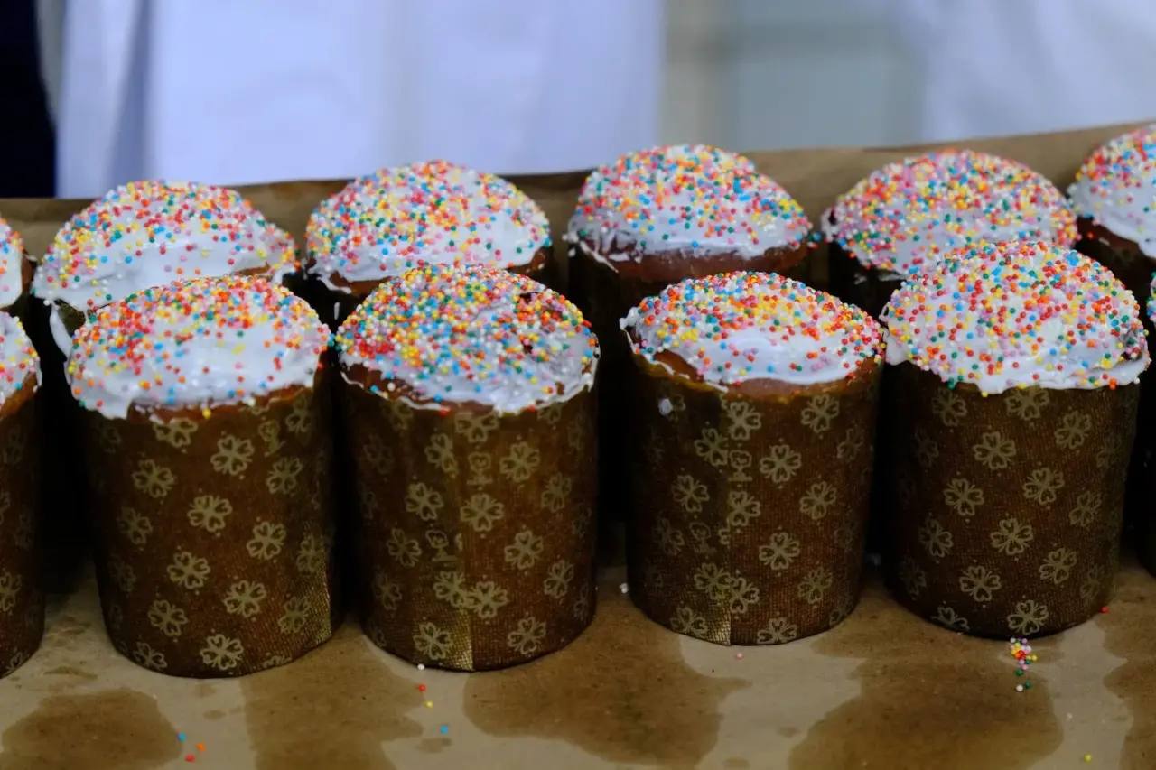 Янина Павленко: Добрые традиции Чистого четверга! Готовим к отправке на фронт куличи Ялтинского хлебокомбината (южного филиала «Крымхлеба») Янина Павленко: Добрые традиции Чистого четверга! Готовим к отправке на фронт куличи Ялтинского хлебокомбината (южного филиала «Крымхлеба»)