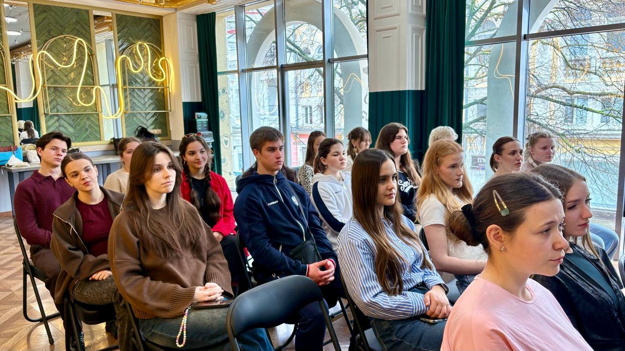 Алексей Зинченко: Сейчас Министерство финансов Республики Крым проводит конкурс проектов студенческого инициативного бюджетирования «Студенческая инициатива Крыма» Алексей Зинченко: Сейчас Министерство финансов Республики Крым проводит конкурс проектов студенческого инициативного бюджетирования «Студенческая инициатива Крыма»