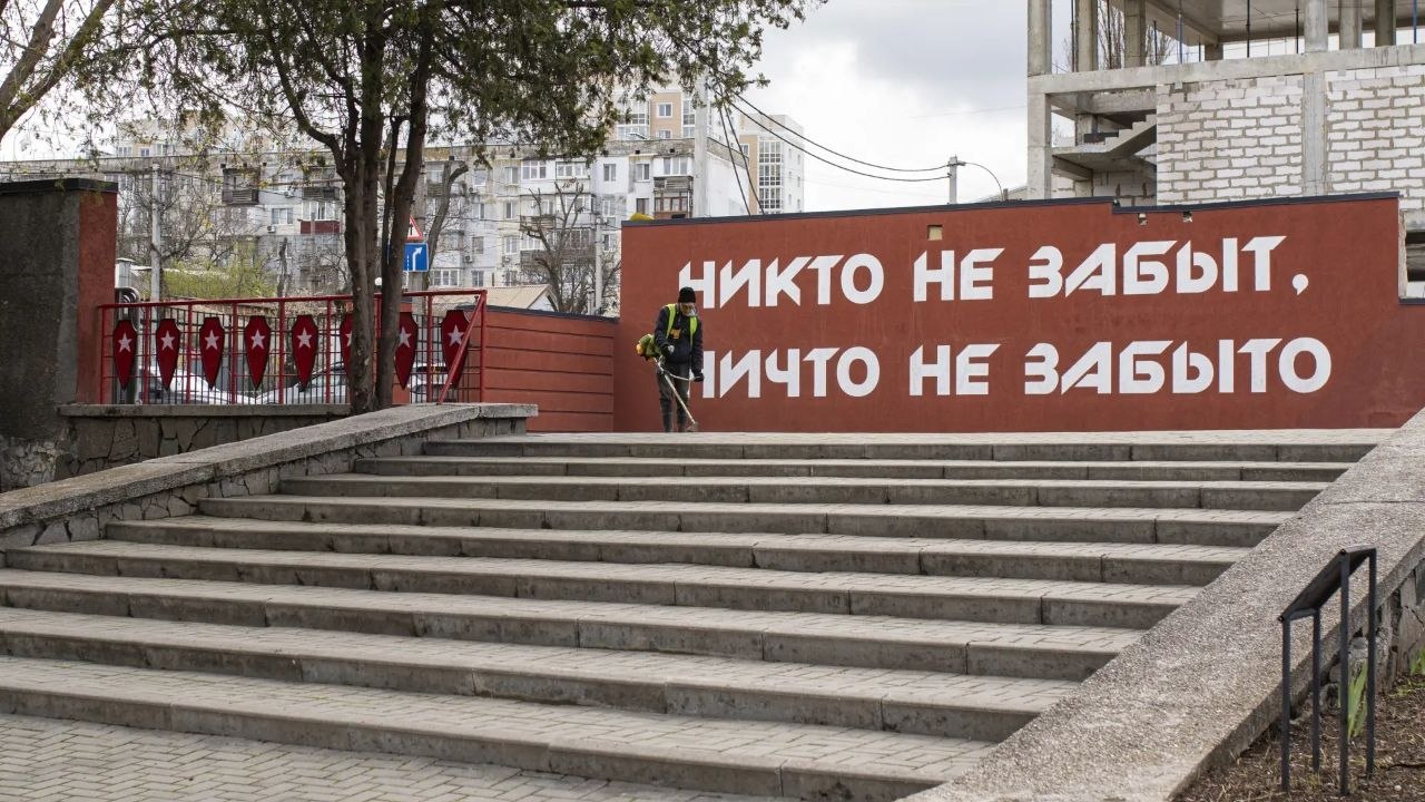 В Симферополе благоустраивают мемориалы и памятники Великой Отечественной войны