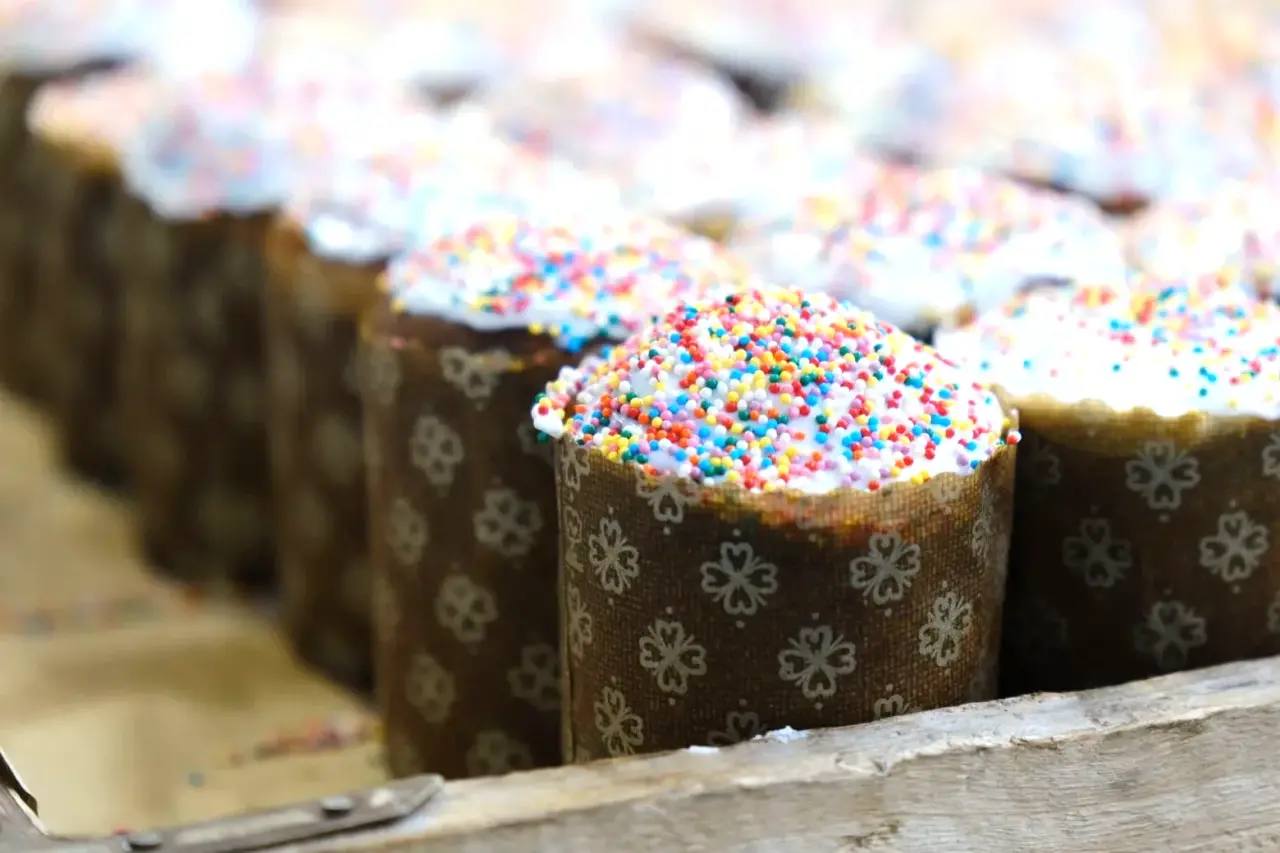 Янина Павленко: Добрые традиции Чистого четверга! Готовим к отправке на фронт куличи Ялтинского хлебокомбината (южного филиала «Крымхлеба») Янина Павленко: Добрые традиции Чистого четверга! Готовим к отправке на фронт куличи Ялтинского хлебокомбината (южного филиала «Крымхлеба»)