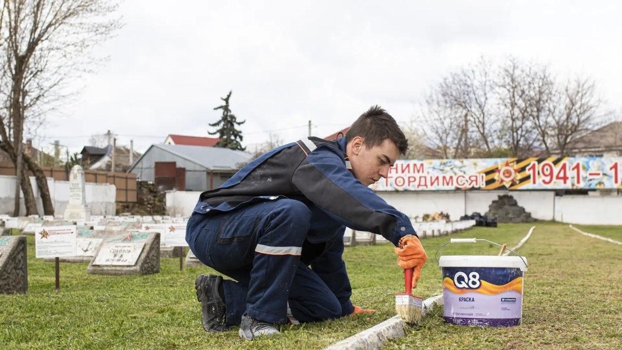 В Симферополе благоустраивают мемориалы и памятники Великой Отечественной войны В Симферополе благоустраивают мемориалы и памятники Великой Отечественной войны