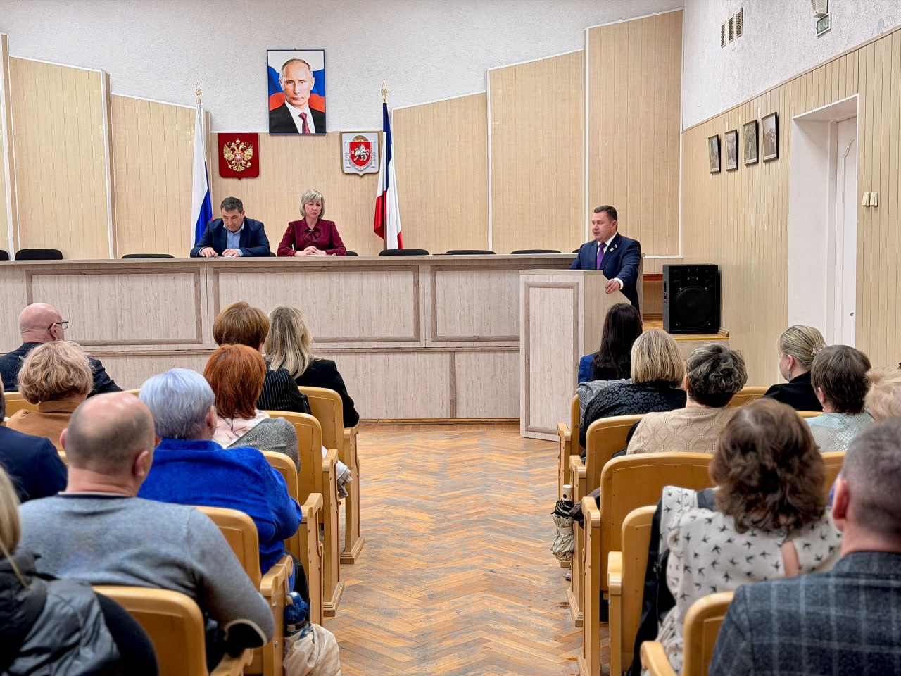 Юрий Нестеренко: Провел рабочую встречу с депутатским корпусом и партийным активом Симферопольского района Юрий Нестеренко: Провел рабочую встречу с депутатским корпусом и партийным активом Симферопольского района