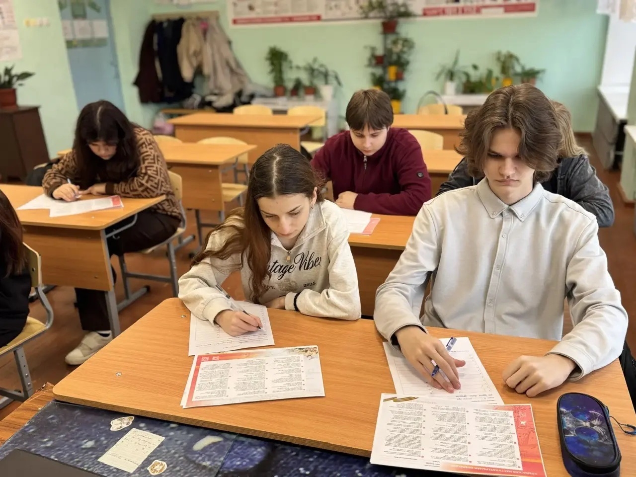 В Сакском районе прошёл Всекрымский тест по истории Крымской наступательной операции В Сакском районе прошёл Всекрымский тест по истории Крымской наступательной операции