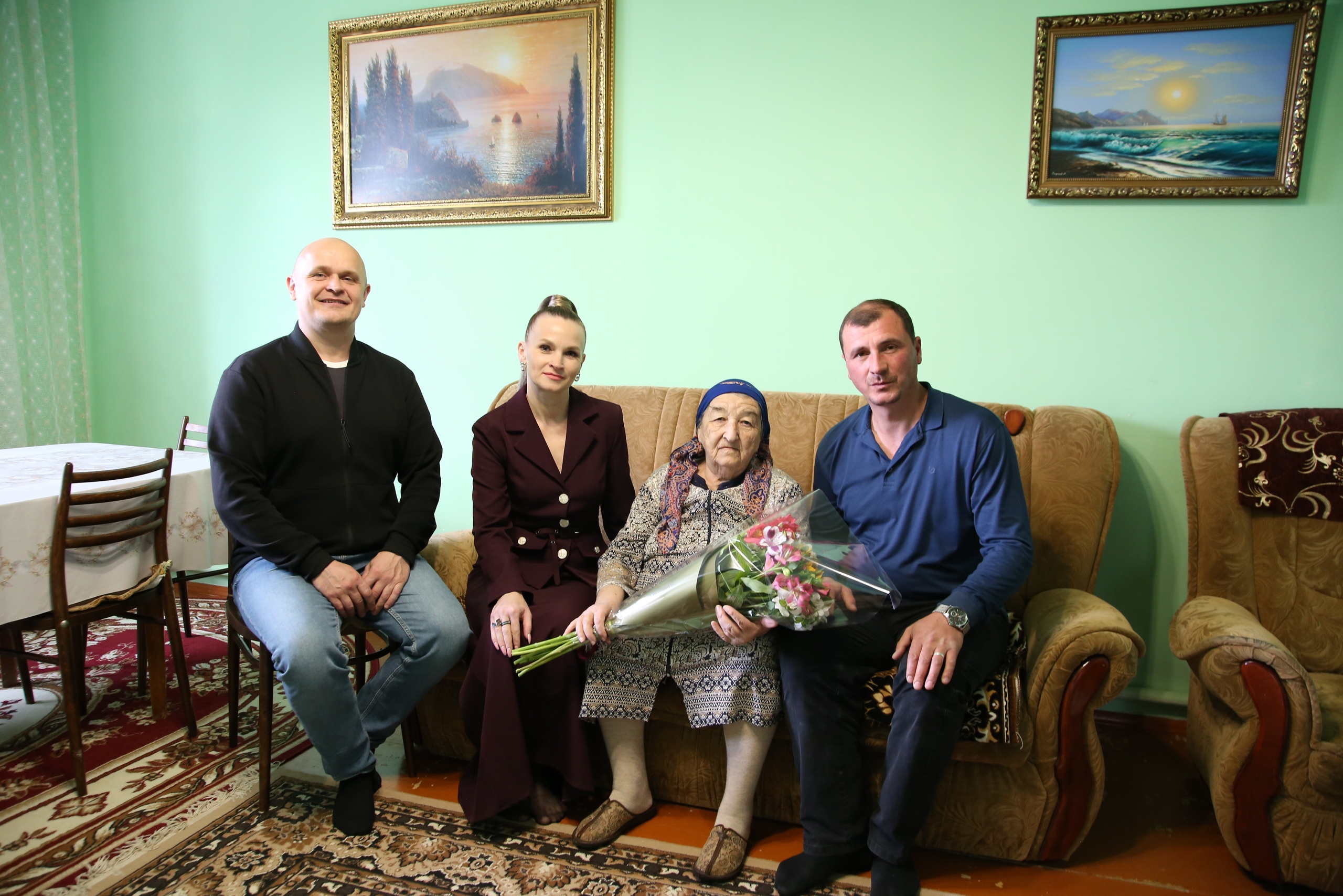 Бахчисарайские власти навестили бывших несовершеннолетних узников концлагерей Бахчисарайские власти навестили бывших несовершеннолетних узников концлагерей