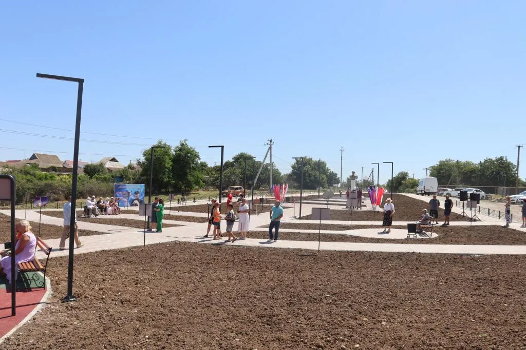 В архивном отделе Сакского района представлена выставка, посвященная Дню космонавтики В архивном отделе Сакского района представлена выставка, посвященная Дню космонавтики