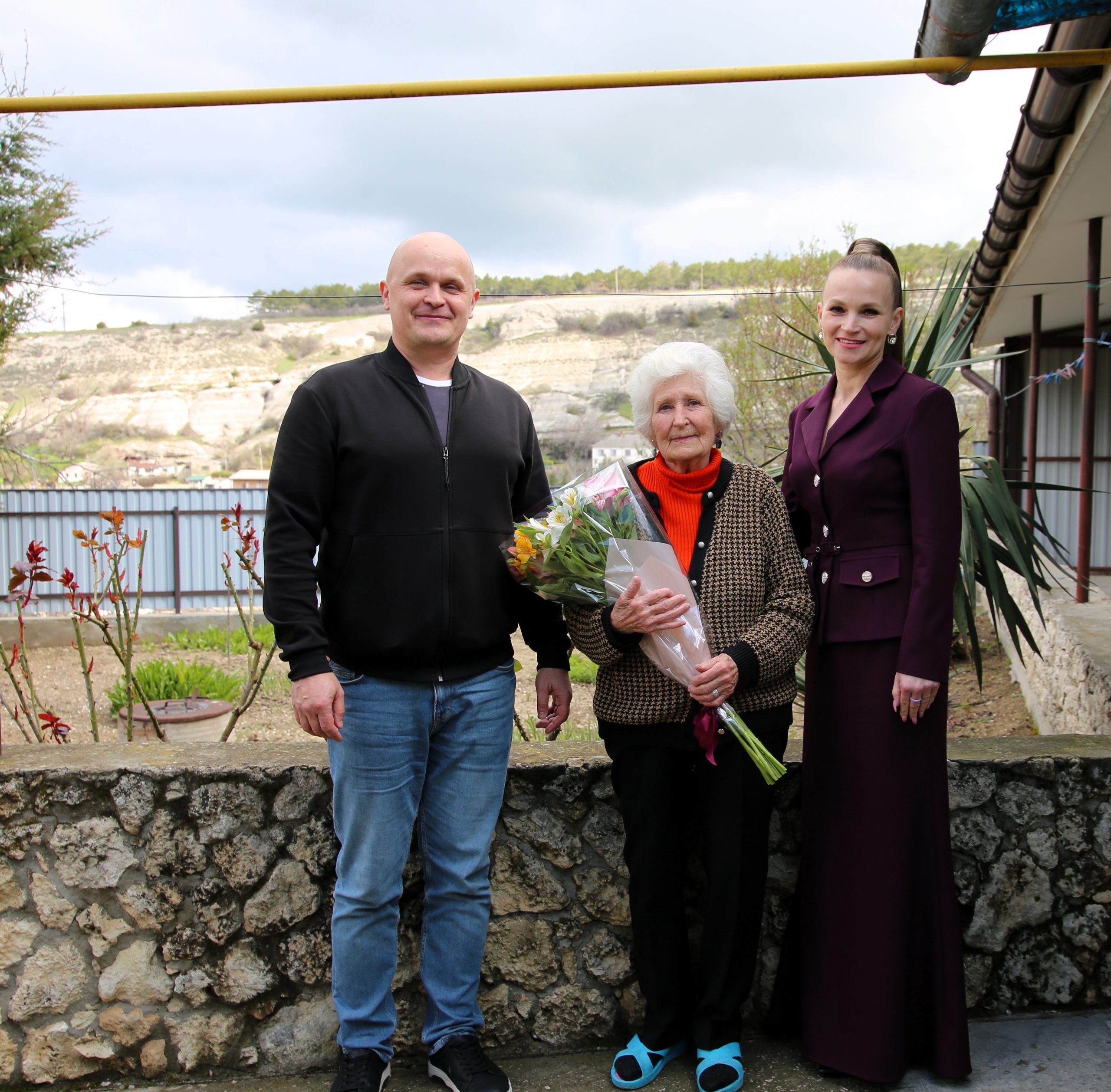 Бахчисарайские власти навестили бывших несовершеннолетних узников концлагерей Бахчисарайские власти навестили бывших несовершеннолетних узников концлагерей