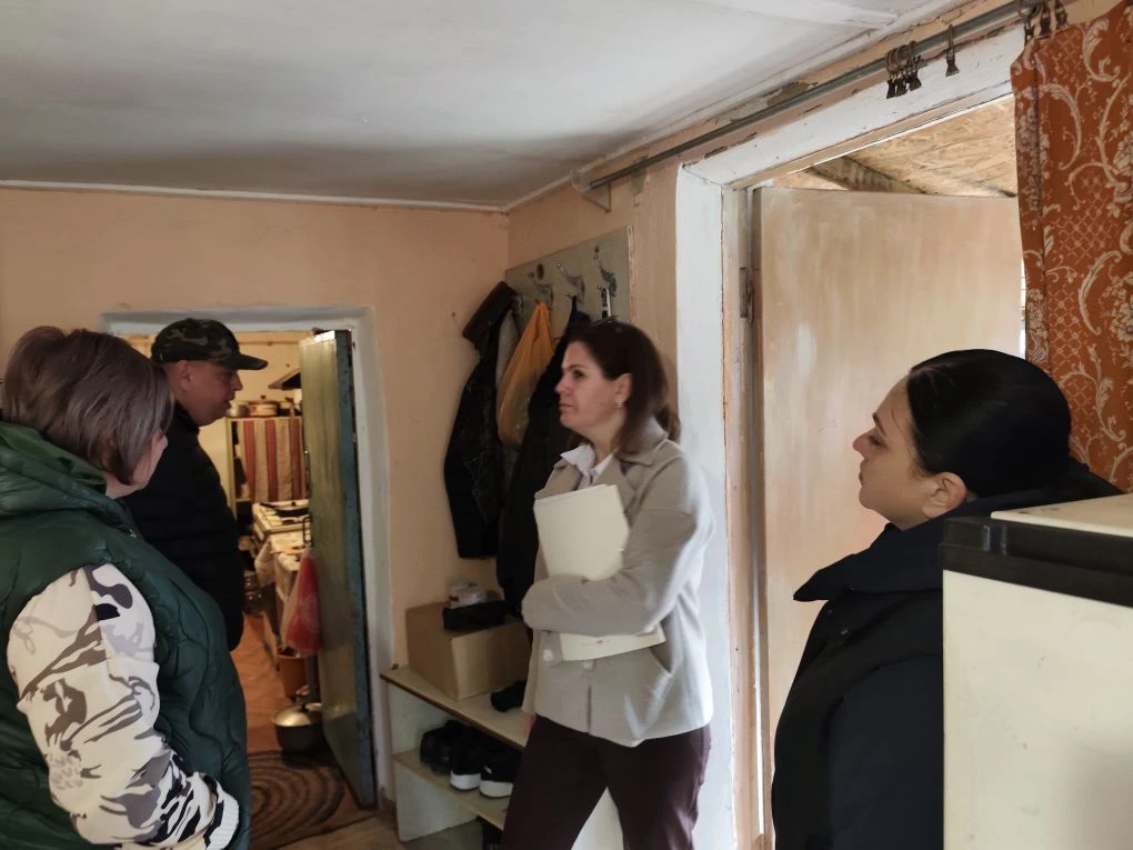 Анна Трушина с ресурсоснабжающими организациями осмотрели жильё для детей?сирот. Анна Трушина с ресурсоснабжающими организациями осмотрели жильё для детей?сирот.