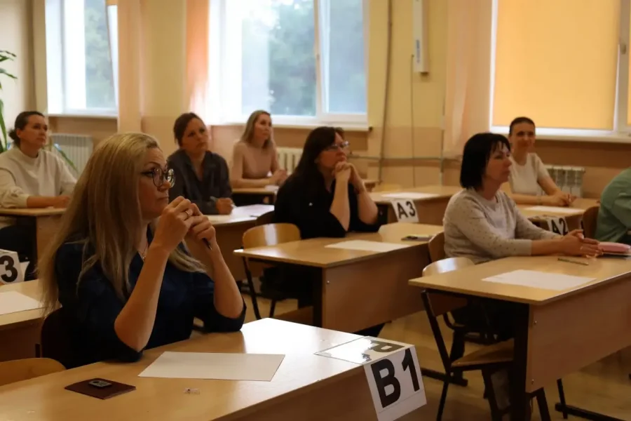 Родители севастопольских школьников сдали пробный ЕГЭ Родители севастопольских школьников сдали пробный ЕГЭ