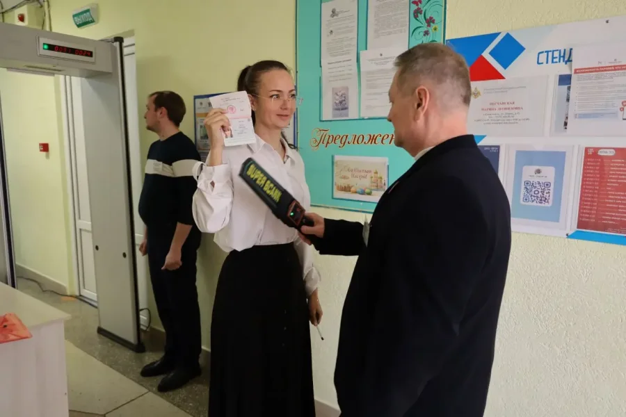 Родители севастопольских школьников сдали пробный ЕГЭ Родители севастопольских школьников сдали пробный ЕГЭ