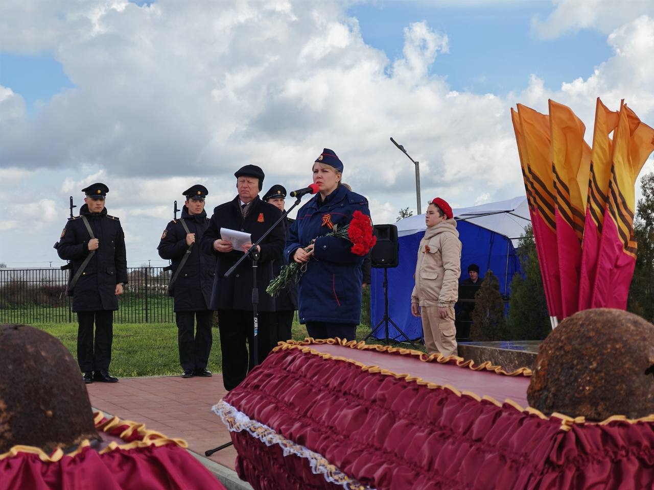 Офицеры СК приняли участие в перезахоронении бойцов Великой Отечественной войны в Кировском районе Офицеры СК приняли участие в перезахоронении бойцов Великой Отечественной войны в Кировском районе