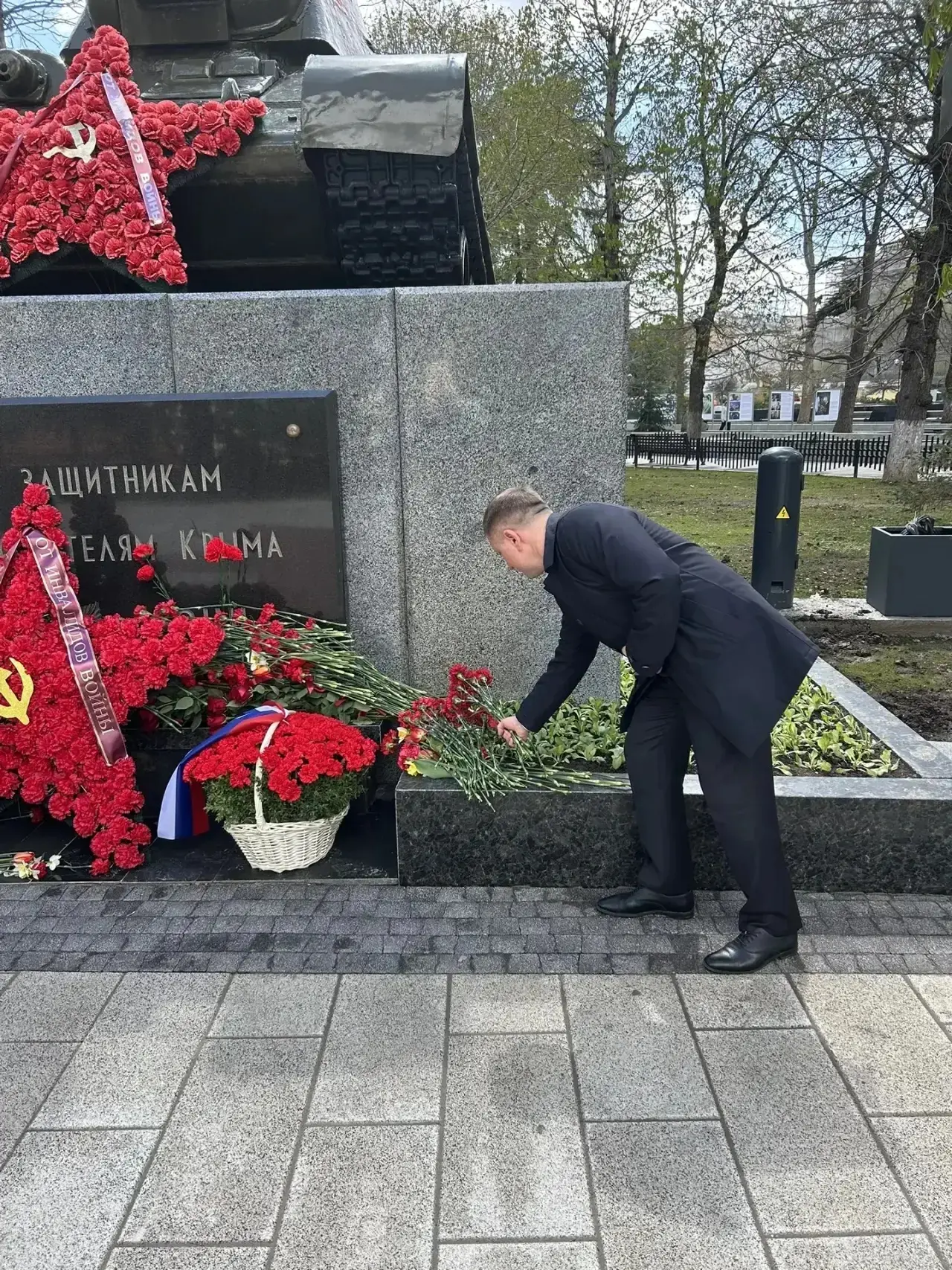 Помним подвиг освободителей Помним подвиг освободителей