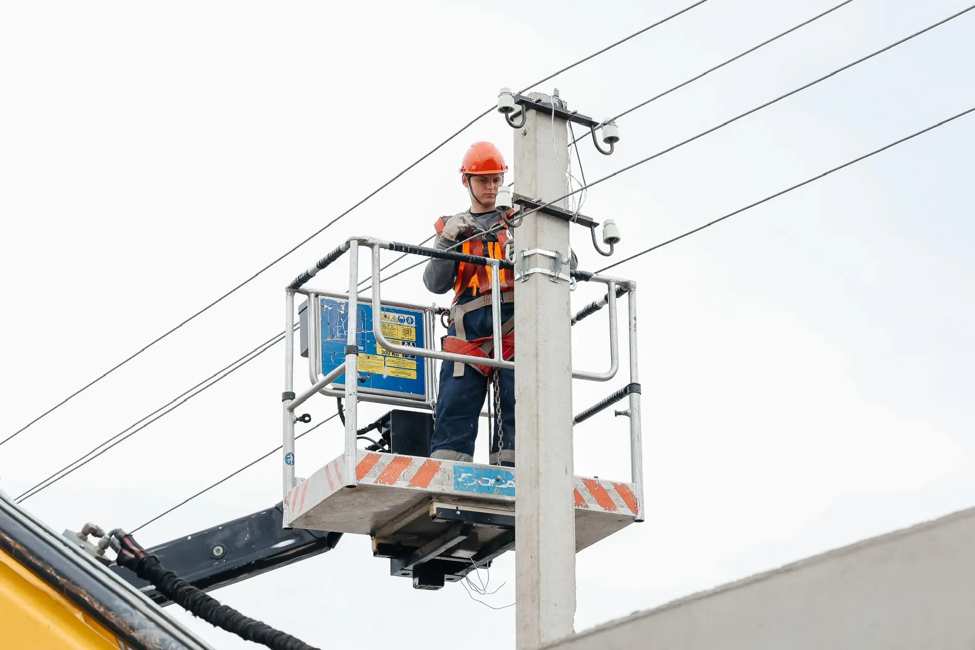Михаил Развожаев: В Севастополе начались работы по модернизированию воздушных линий электропередачи в Нахимовском и Балаклавском районах: готовим город к летним нагрузкам Михаил Развожаев: В Севастополе начались работы по модернизированию воздушных линий электропередачи в Нахимовском и Балаклавском районах: готовим город к летним нагрузкам