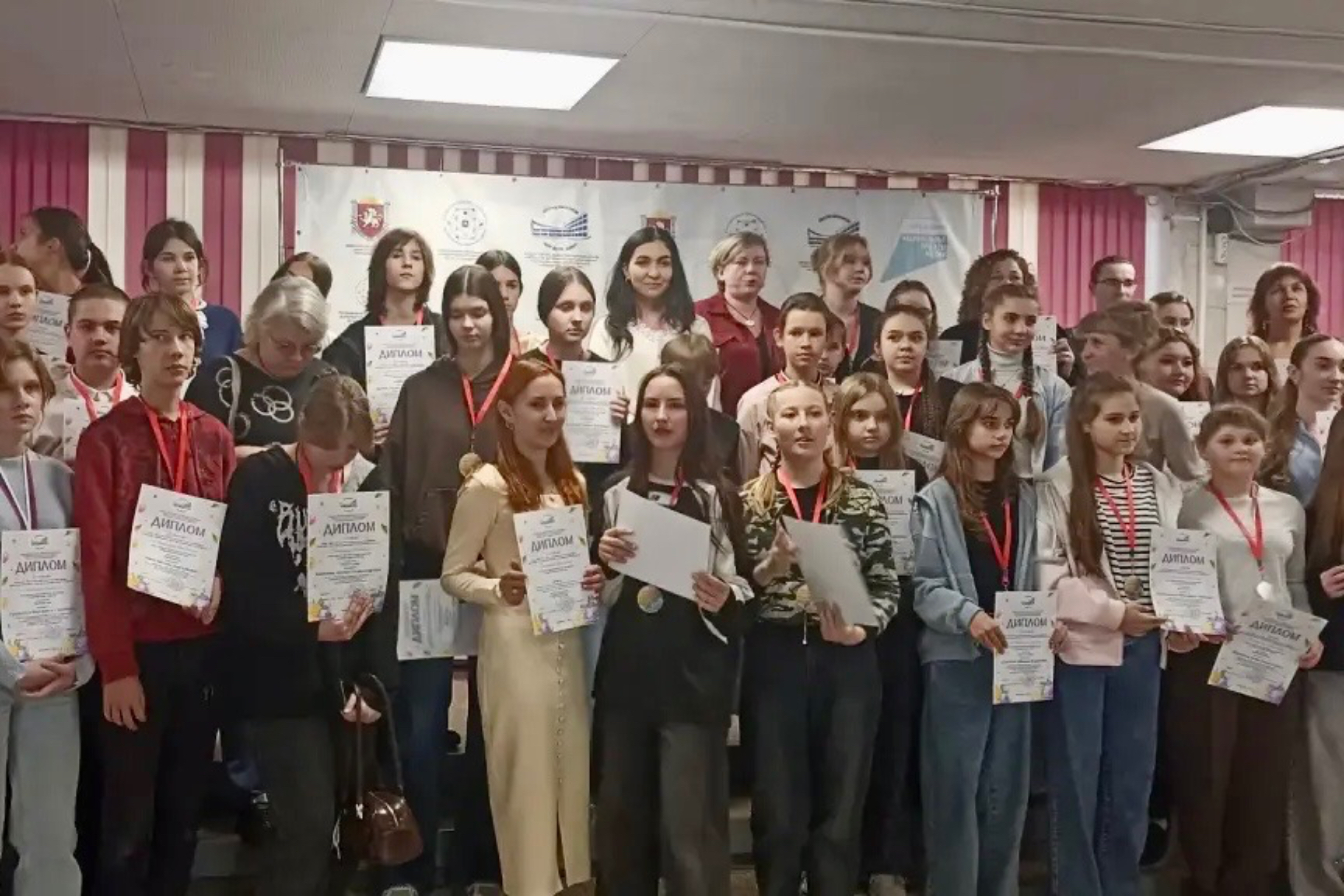 Обучающиеся Джанкойского района приняли участие в очном туре конкурса «Пасхальная Ассамблея»