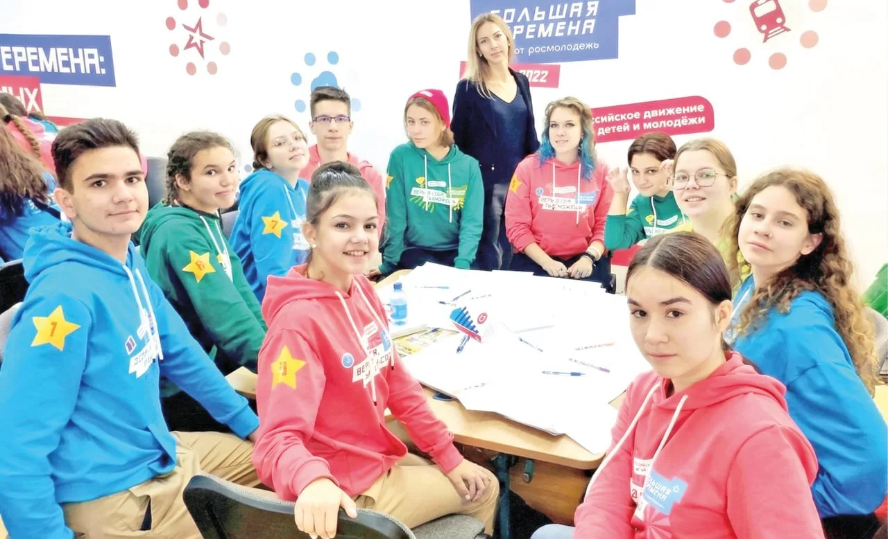 Одни годами корпят над учебниками и всё равно теряются в разговоре, другие же начинают свободно общаться спустя считаные месяцы