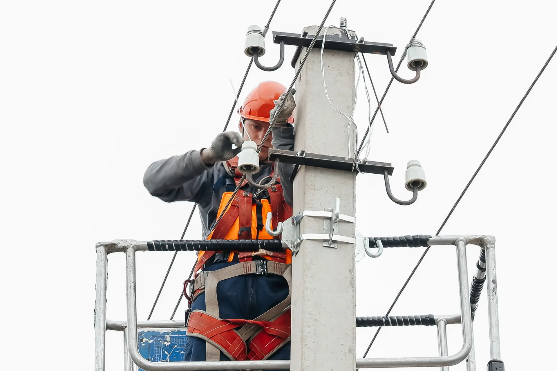 Михаил Развожаев: В Севастополе начались работы по модернизированию воздушных линий электропередачи в Нахимовском и Балаклавском районах: готовим город к летним нагрузкам Михаил Развожаев: В Севастополе начались работы по модернизированию воздушных линий электропередачи в Нахимовском и Балаклавском районах: готовим город к летним нагрузкам