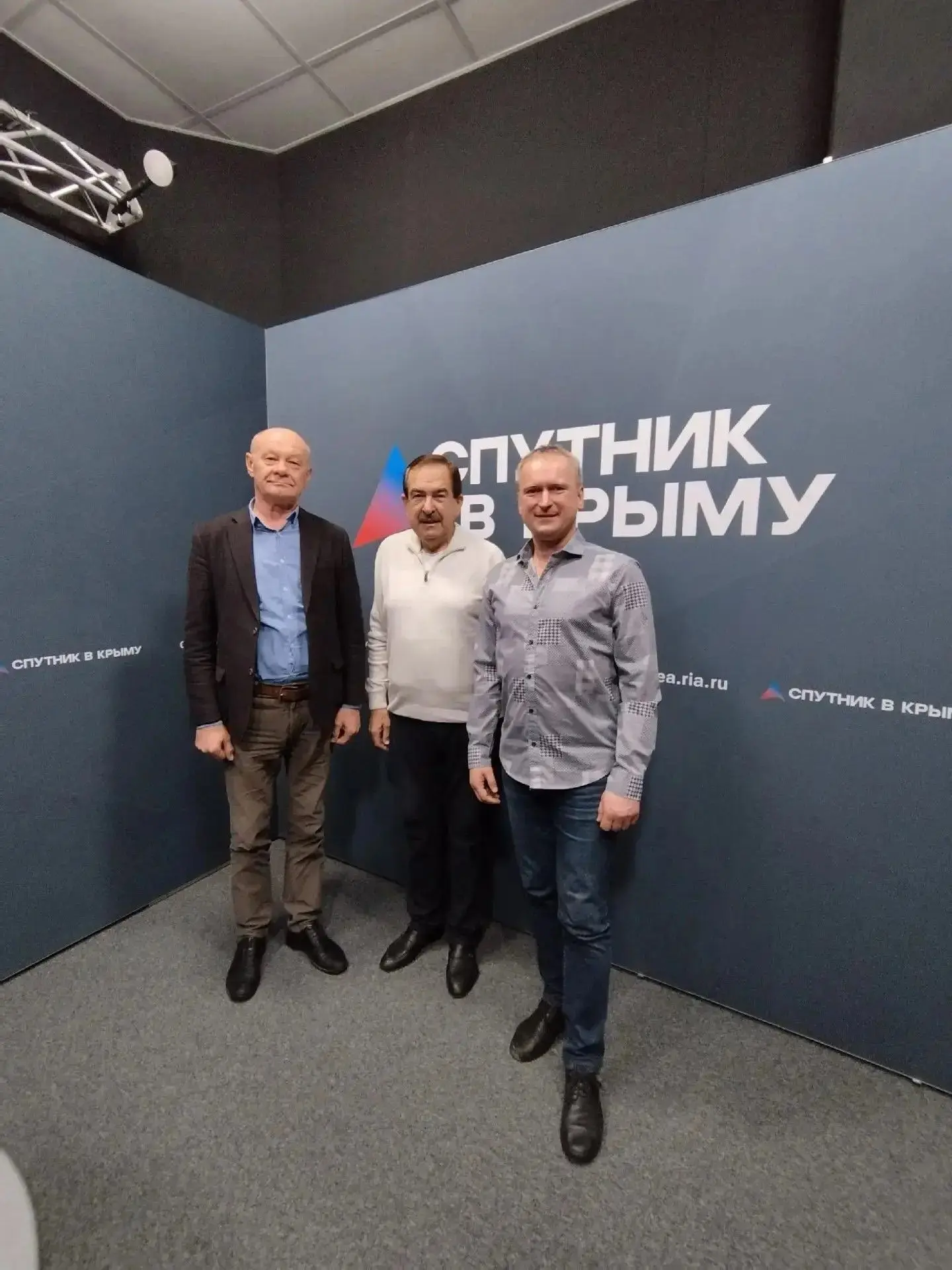 СМИ О НАС: На радио «Спутник в Крыму» в ток-шоу «От и До» обсудили профилактический спектакль «Фон