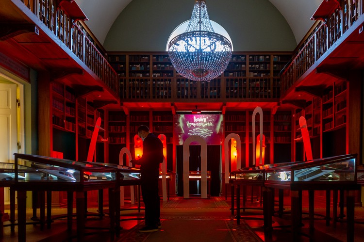 Викторины, концерты и мастер-классы: как пройдет «Библионочь-2026» в Крыму 18 апреля Викторины, концерты и мастер-классы: как пройдет «Библионочь-2026» в Крыму 18 апреля