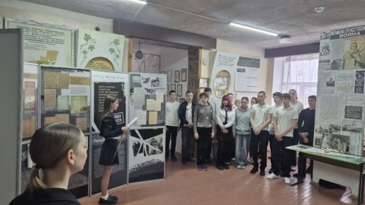 Ученикам Кольчугинской школы № 1 им. Авраамова Г.Н. представлена выставка «Без срока давности»