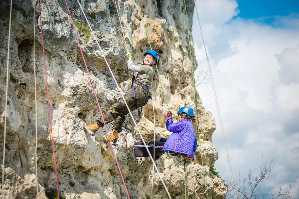 Юные крымчане изучают историю родного края в походах Юные крымчане изучают историю родного края в походах