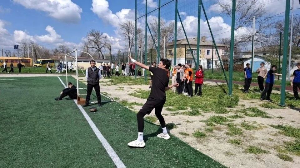 В Советском районе состоялся муниципальный этап Всероссийских спортивных игр школьников «Президентские спортивные игры» среди обучающихся общеобразовательных учреждений в 2025/2026 учебном году В Советском районе состоялся муниципальный этап Всероссийских спортивных игр школьников «Президентские спортивные игры» среди обучающихся общеобразовательных учреждений в 2025/2026 учебном году