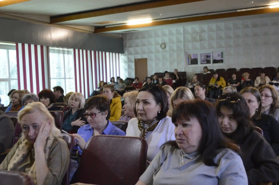 Во Дворце детского и юношеского творчества прошла «Школа кадровика» для сотрудников крымских учреждений образования Во Дворце детского и юношеского творчества прошла «Школа кадровика» для сотрудников крымских учреждений образования