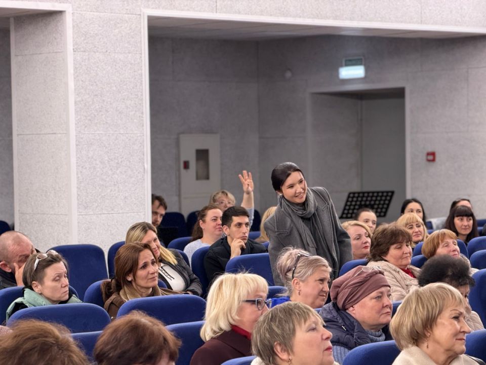 Юрий Нестеренко: Провёл рабочую встречу с коллегами и единомышленниками в Чистенском Доме культуры, который преобразился после капитального ремонта Юрий Нестеренко: Провёл рабочую встречу с коллегами и единомышленниками в Чистенском Доме культуры, который преобразился после капитального ремонта