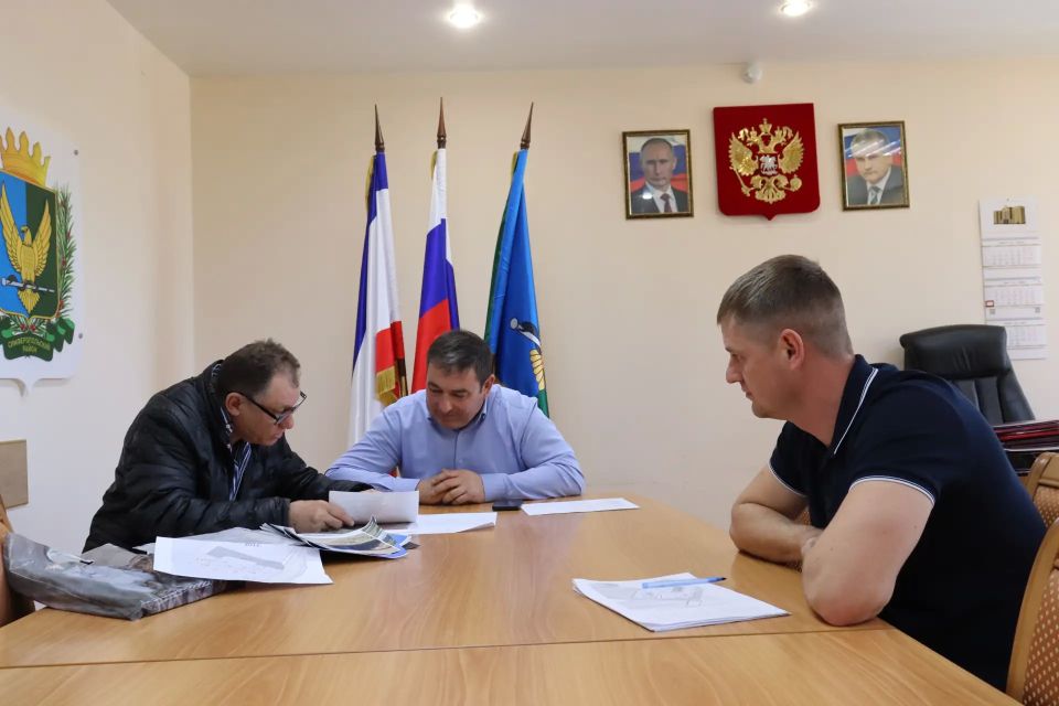Провел личный приём граждан Провел личный приём граждан