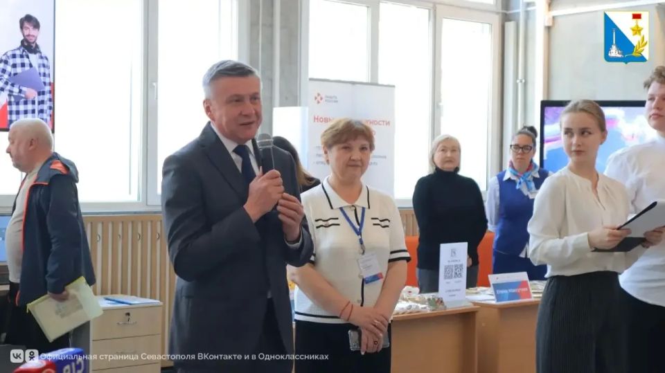 Более 980 севастопольцев посетили Всероссийскую ярмарку трудоустройства: каждый третий соискатель получил предложение о работе Более 980 севастопольцев посетили Всероссийскую ярмарку трудоустройства: каждый третий соискатель получил предложение о работе