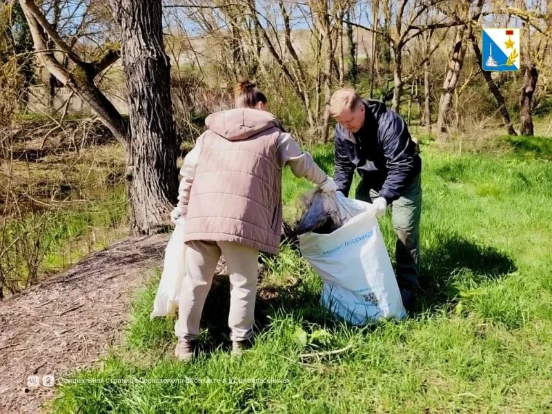 Севастополь открыл сезон «Воды России»: волонтёры собрали 12 кубометров мусора на берегу реки Черная Севастополь открыл сезон «Воды России»: волонтёры собрали 12 кубометров мусора на берегу реки Черная